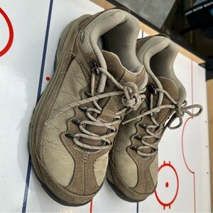 New Balance 967 Brown Leather Low Hiking Shoes Women's Size 9 Water Proof